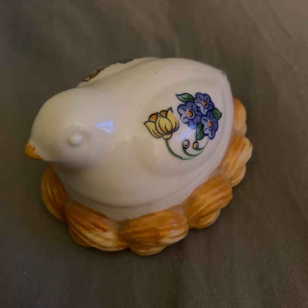 Roma Al Fresco - Elizabeth Arden’s Vintage Ceramic Trinket Box With Candle